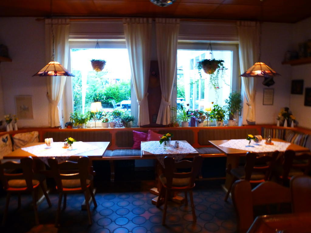 Hotel Landhaus-Puettmann Fröndenberg Esterno foto