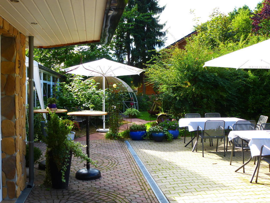 Hotel Landhaus-Puettmann Fröndenberg Esterno foto